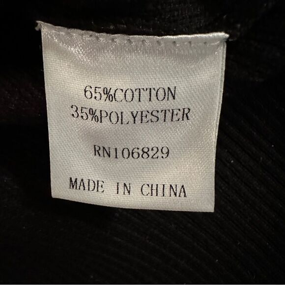 Nancy Yang Sweater - Picture 6 of 9